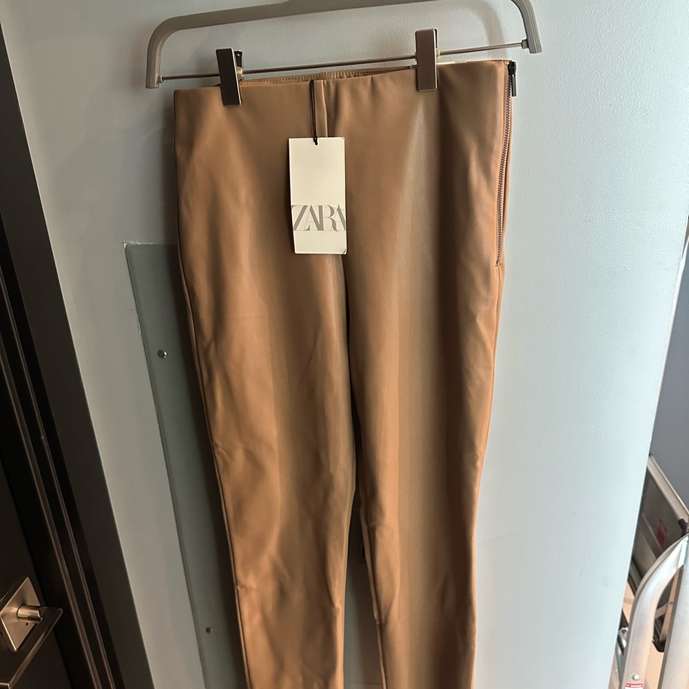 Brand new really cute pant with lil elastic